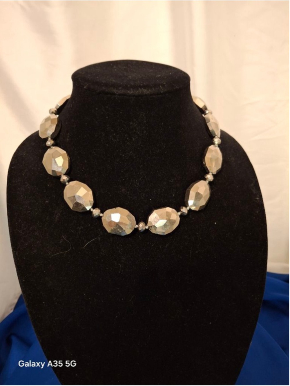 Chunky silver faceted beaded chocker necklace